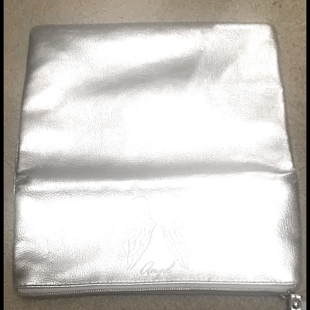 🆕🔥LIMITED EDITION:VS ANGEL RUNWAY PARIS FRANCE 2019 HARD TO FIND:COLLECTABLE - Picture 7 of 9